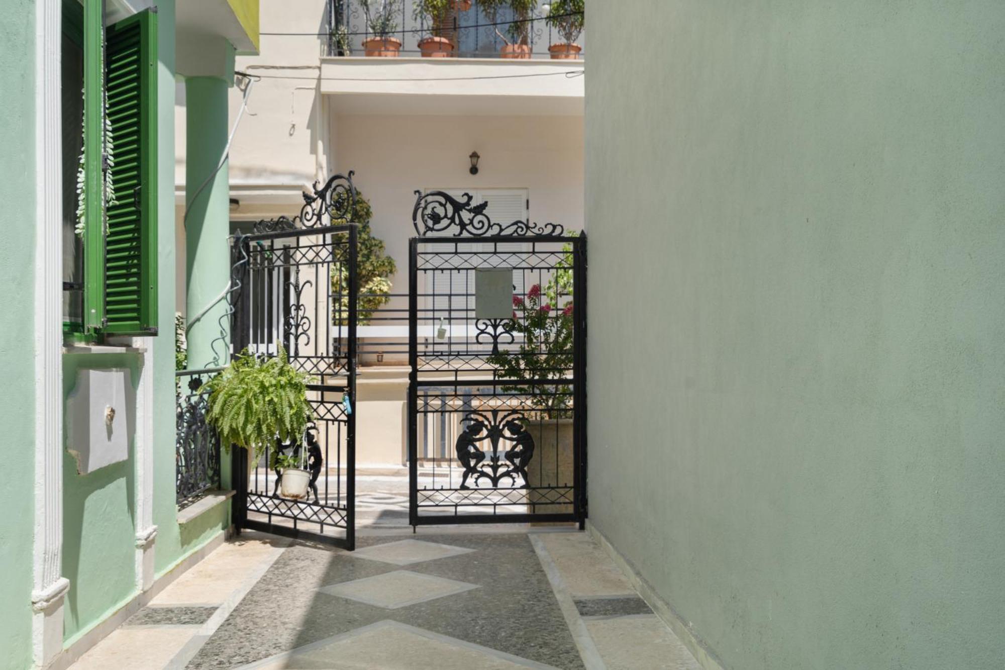 Villa Maria And Dimosthenis Kalamata Exteriör bild